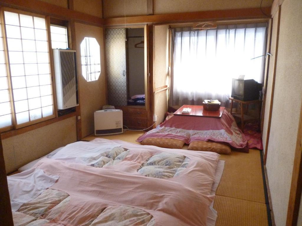 Uotoshi Ryokan Yamanouchi  Exterior photo