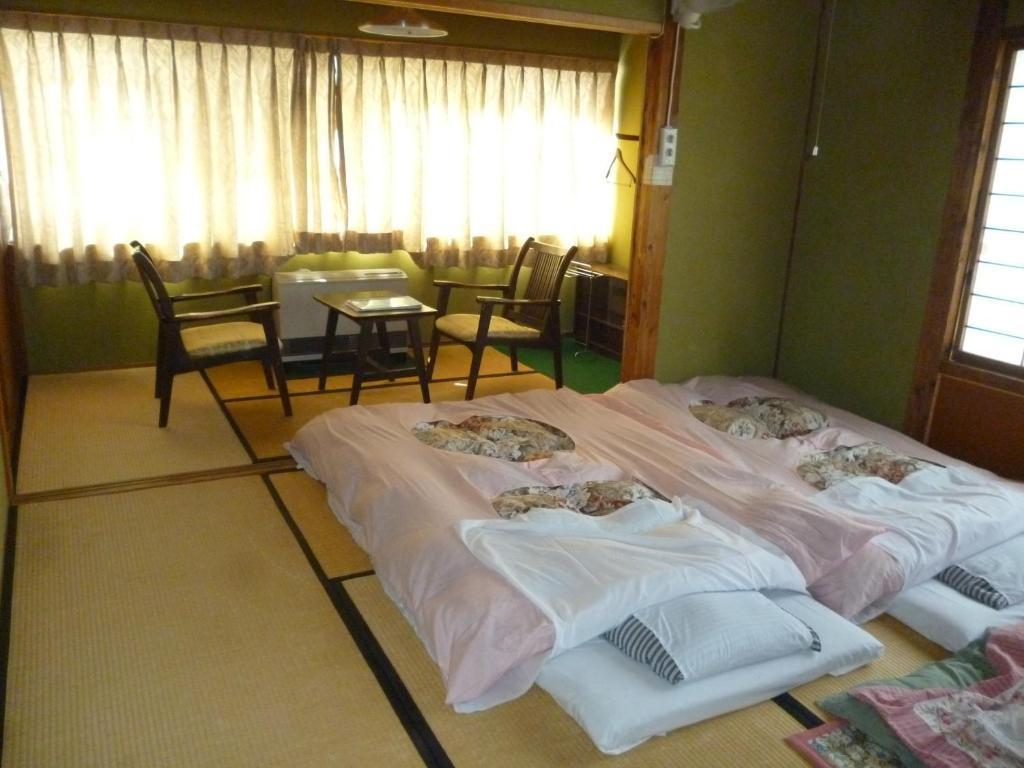 Uotoshi Ryokan Yamanouchi  Exterior photo